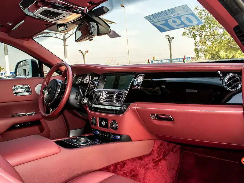 2015 Rolls-Royce Wraith Standard Smooth and powerful V12 White Red Coupe