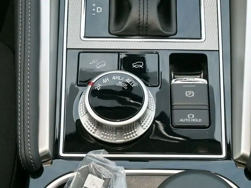 2025 Montero Sport GLS 3.0L 4WD Petrol A/T Black Black GCC Specs