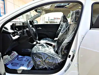 2025 Hyundai Accent SEL 4 Cylinder Engine White Black Sedan GCC Specs