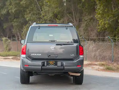 2010 Nissan Armada LE 5.3L 8 Cylinder Engine GCC Specs Grey Beige