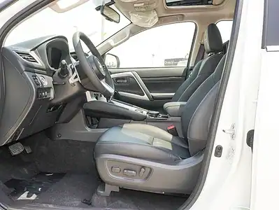 2025 Mitsubishi Montero Sport 3.0L 4WD Petrol White Black GCC Specs