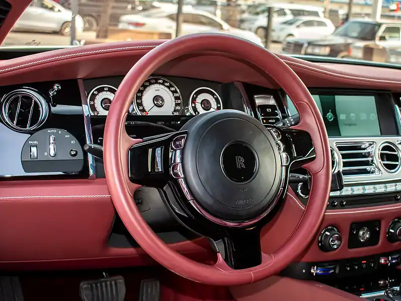 2015 Rolls-Royce Wraith Standard Smooth and powerful V12 White Red Coupe