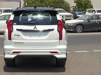 2025 Mitsubishi Montero Sport 3.0L 4WD Petrol White Black GCC Specs