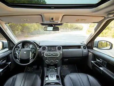 2016 Land Rover LR4 HSE 3.0L 6 Cylinder Engine GCC Specs Silver Black