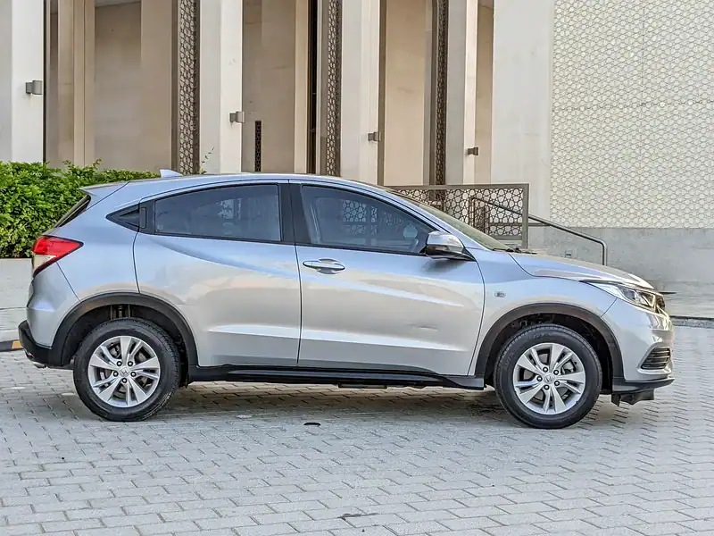 2019 Honda HR-V EX 4 Cylinders Engine Silver Beige SUV GCC Specs