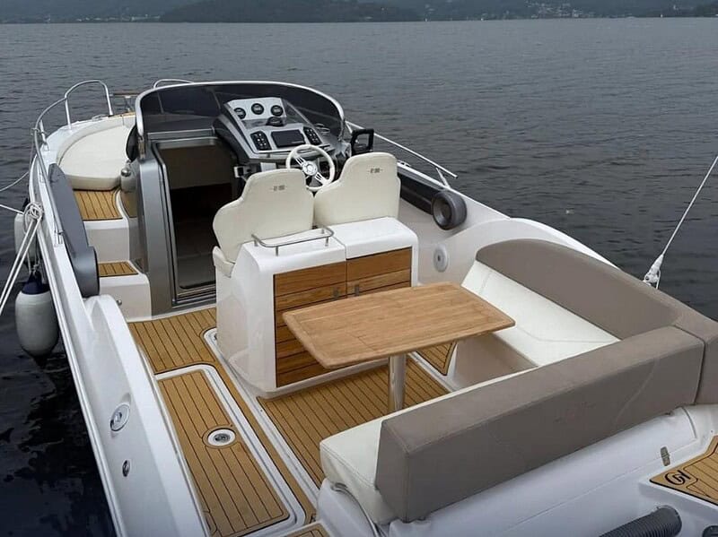 Yacht Charters Rental Available in Dubai UAE