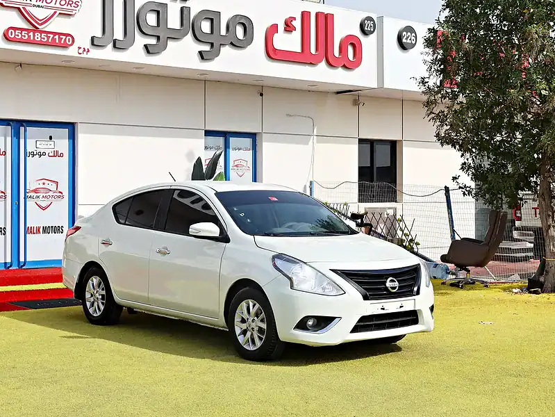 2019 Nissan Sunny Base 4 Cylinder Engine White Beige GCC Specs