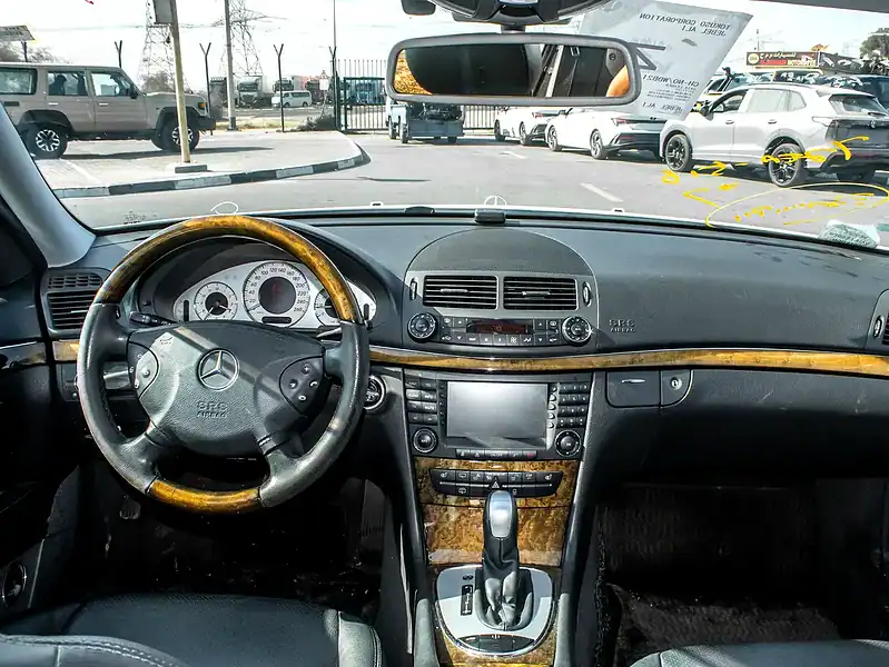 2005 Mercedes-Benz E-Class E 500 IMMACULATE CONDITION White Black