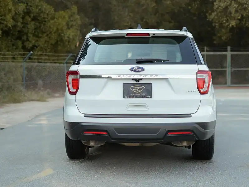 2018 Ford Explorer XLT 3.5L 6 Cylinders Engine 4WD GCC White Beige
