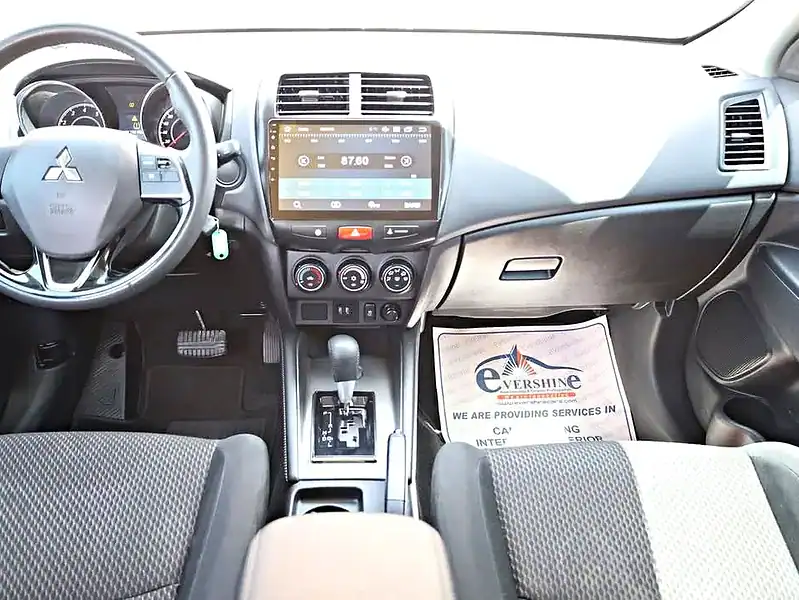 2022 Mitsubishi ASX GLX 4 Cylinder Engine White Black SUV GCC Specs