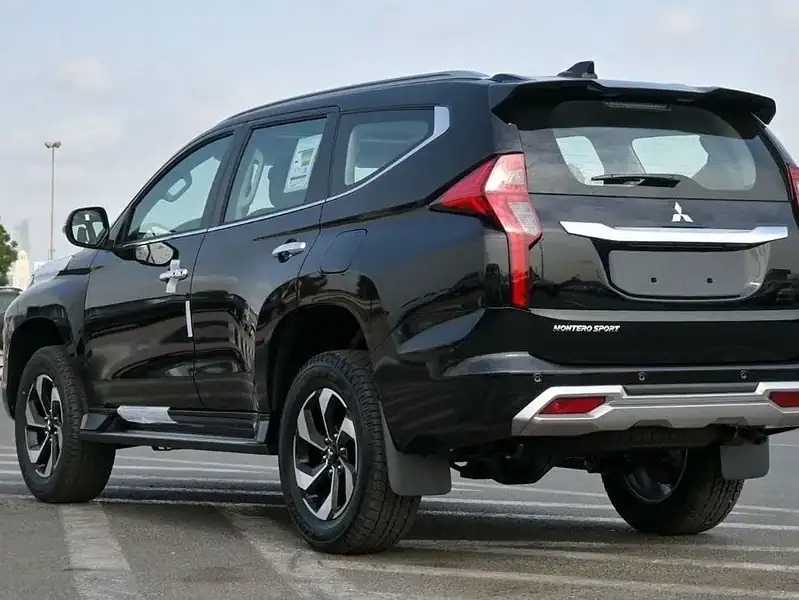 2025 Montero Sport GLS 3.0L 4WD Petrol A/T Black Black GCC Specs