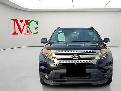2012 Ford Explorer XLT 6 Cylinders Engine Black Beige SUV Neat and Clean Car