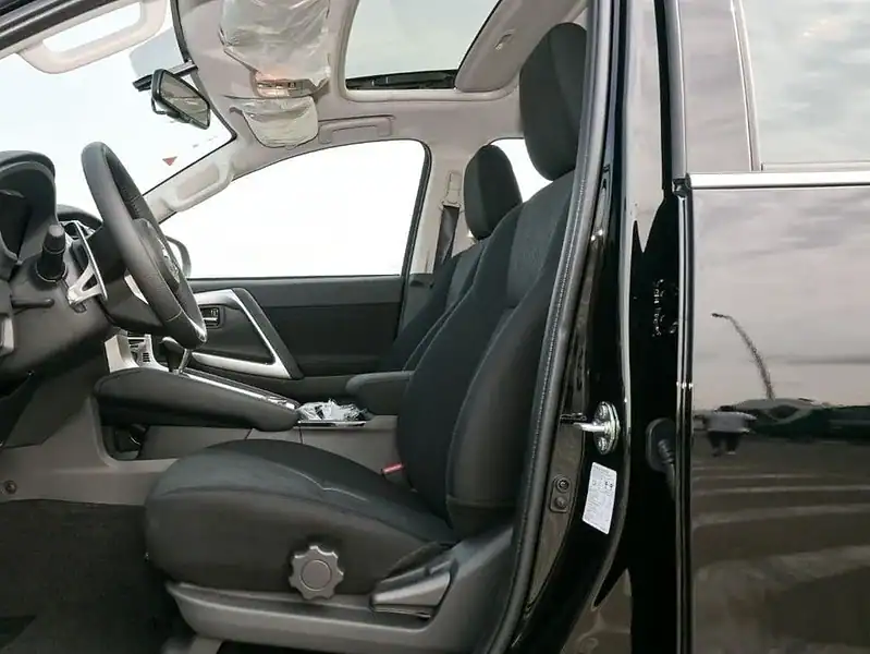 2025 Montero Sport GLS 3.0L 4WD Petrol A/T Black Black GCC Specs