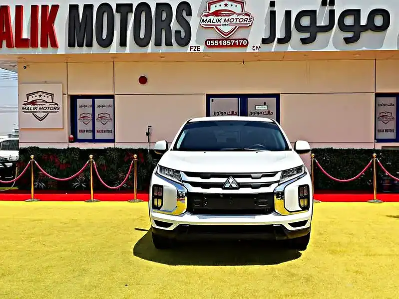 2022 Mitsubishi ASX GLX 4 Cylinder Engine White Black SUV GCC Specs