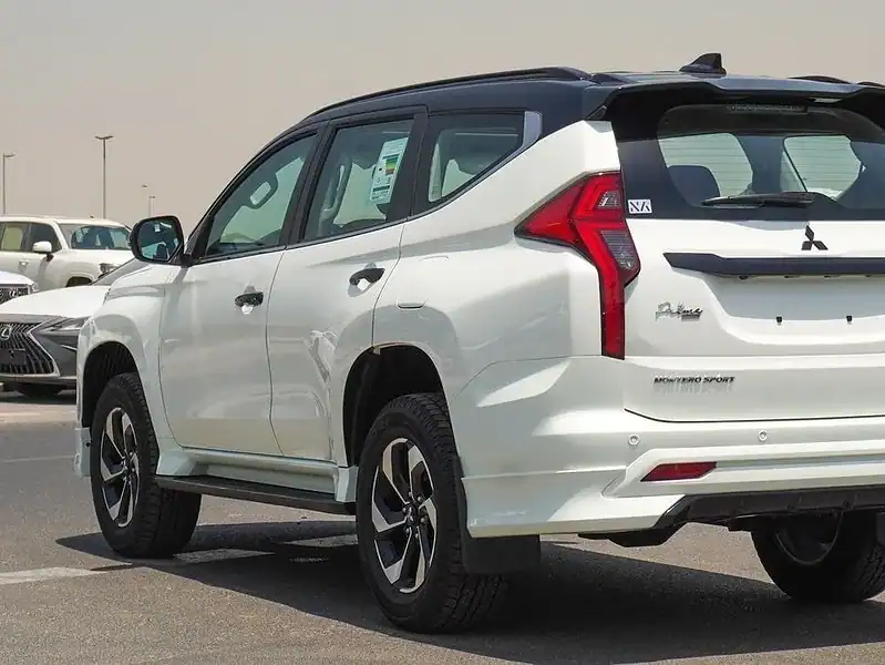 2025 Mitsubishi Montero Sport 3.0L 4WD Petrol White Black GCC Specs