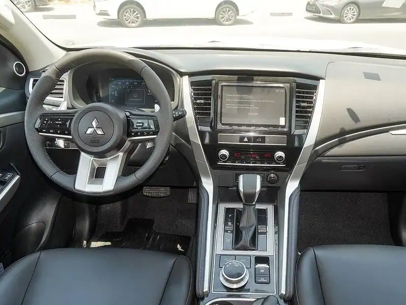 2025 Mitsubishi Montero Sport 3.0L 4WD Petrol White Black GCC Specs