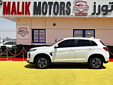 2022 Mitsubishi ASX GLX 4 Cylinder Engine White Black SUV GCC Specs