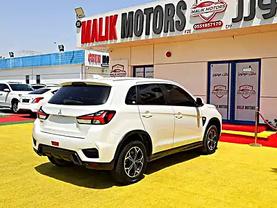 2022 Mitsubishi ASX GLX 4 Cylinder Engine White Black SUV GCC Specs