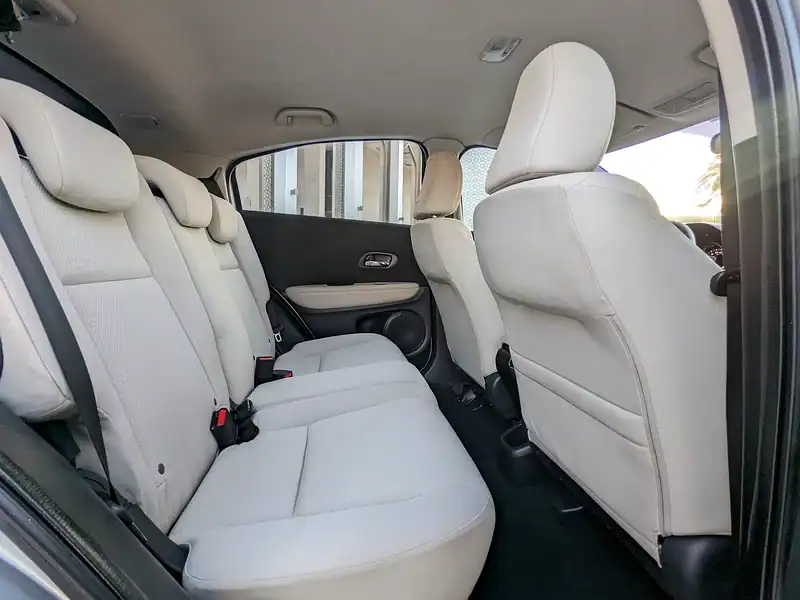 2019 Honda HR-V EX 4 Cylinders Engine Silver Beige SUV GCC Specs