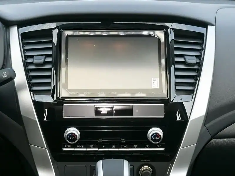 2025 Montero Sport GLS 3.0L 4WD Petrol A/T Black Black GCC Specs