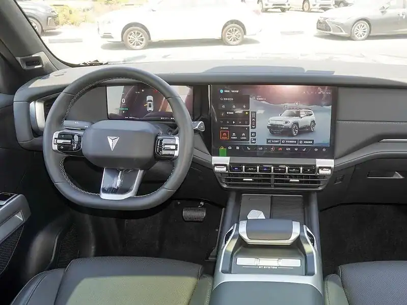 2024 Changan Deepal Air Suspension 2024 1.5L 4WD Petrol Green Black