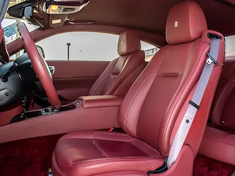 2015 Rolls-Royce Wraith Standard Smooth and powerful V12 White Red Coupe