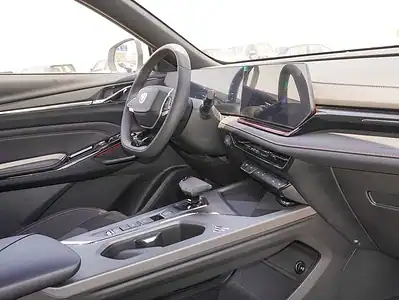 2024 Changan X5 Plus 1.5L 4 Cylinders Engine FWD Petrol White Black