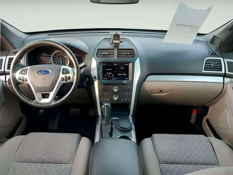 2012 Ford Explorer XLT 6 Cylinders Engine Black Beige SUV Neat and Clean Car