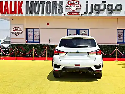 2022 Mitsubishi ASX GLX 4 Cylinder Engine White Black SUV GCC Specs