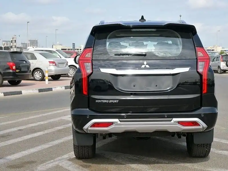 2025 Montero Sport GLS 3.0L 4WD Petrol A/T Black Black GCC Specs