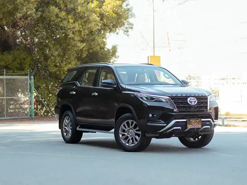 2024 Toyota Fortuner VXR 4.0L 6 Cylinders Engine Black Brown GCC Specs