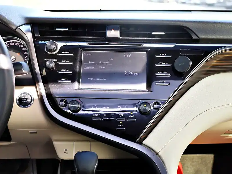 2020 Toyota Camry Grande 6 Cylinders Engine Silver Beige GCC Specs