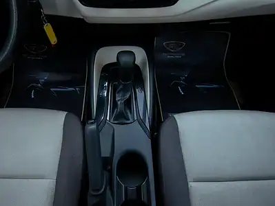 2022 Toyota Corolla XLI 1.6L 4 Cylinders Engine White Grey GCC Specs