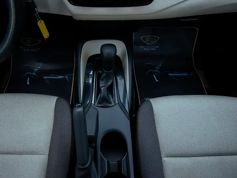 2022 Toyota Corolla XLI 1.6L 4 Cylinders Engine White Grey GCC Specs