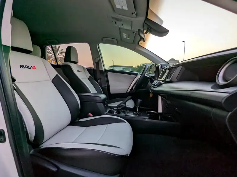 2017 Toyota Rav 4 MID 4 Cylinder Engine White Grey SUV Premium Condition