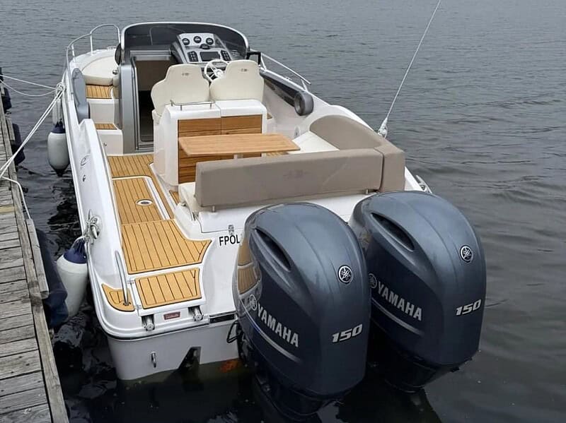 Yacht Charters Rental Available in Dubai UAE