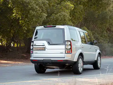 2016 Land Rover LR4 HSE 3.0L 6 Cylinder Engine GCC Specs Silver Black