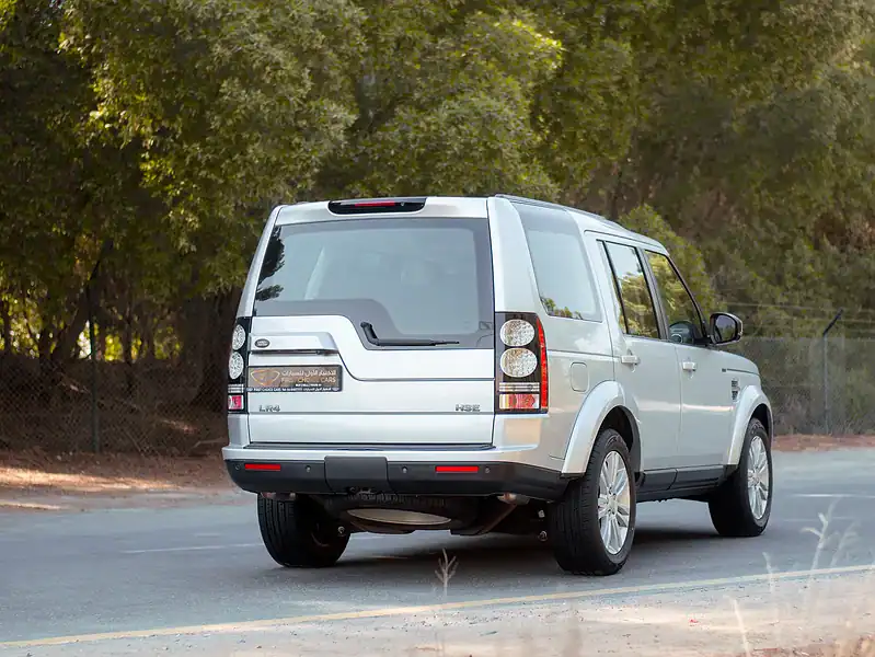 2016 Land Rover LR4 HSE 3.0L 6 Cylinder Engine GCC Specs Silver Black
