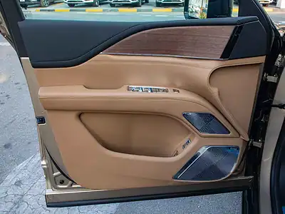 2025 Yangwang U8 LWB Hybrid 0KM Gold Brown SUV