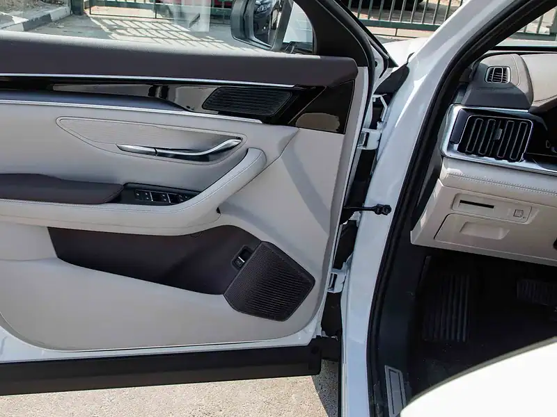 2025 BYD SONG PLUS DM-i HYBRID 0KM White Beige SUV