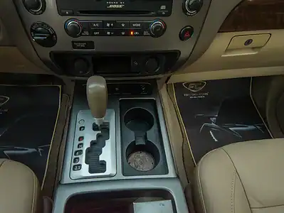 2010 Nissan Armada LE 5.3L 8 Cylinder Engine GCC Specs Grey Beige