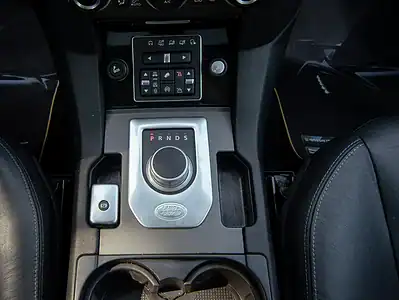 2016 Land Rover LR4 HSE 3.0L 6 Cylinder Engine GCC Specs Silver Black