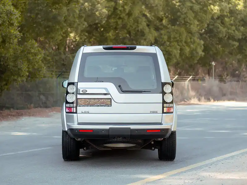 2016 Land Rover LR4 HSE 3.0L 6 Cylinder Engine GCC Specs Silver Black