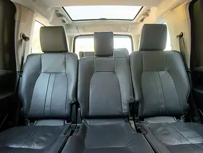 2016 Land Rover LR4 HSE 3.0L 6 Cylinder Engine GCC Specs Silver Black