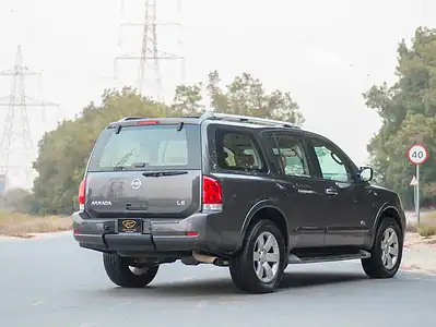 2010 Nissan Armada LE 5.3L 8 Cylinder Engine GCC Specs Grey Beige