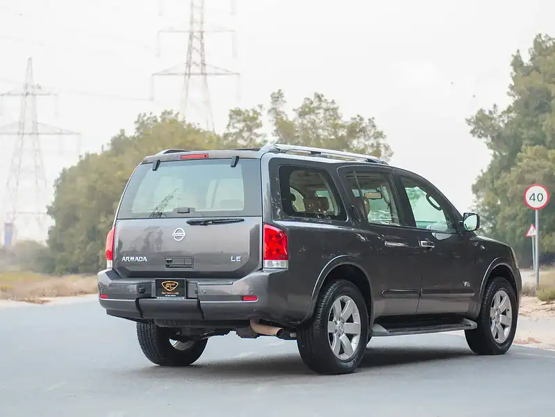 2010 Nissan Armada LE 5.3L 8 Cylinder Engine GCC Specs Grey Beige
