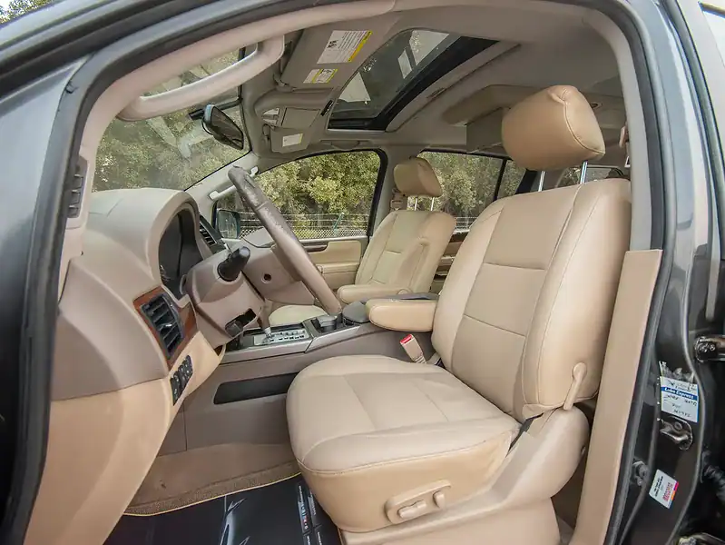 2010 Nissan Armada LE 5.3L 8 Cylinder Engine GCC Specs Grey Beige