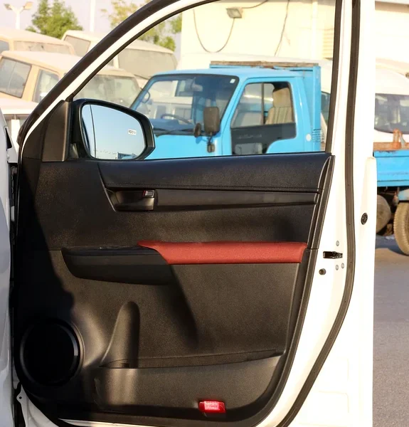 2025 Toyota Hilux Double Cab 2.7 litres 4 Cylinders Engine Petrol White Red