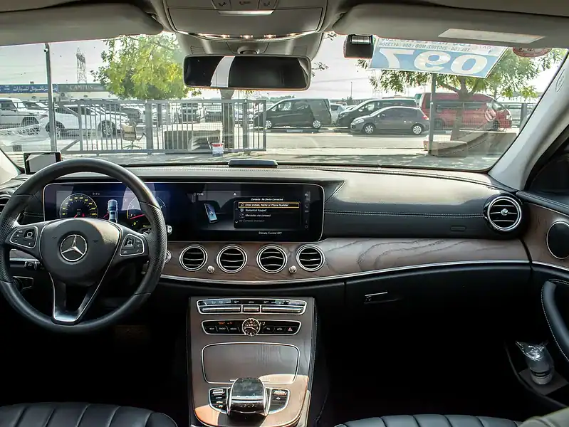 2018 Mercedes-Benz E-Class E400 4Matic 6 Cylinders Engine White Black Sedan