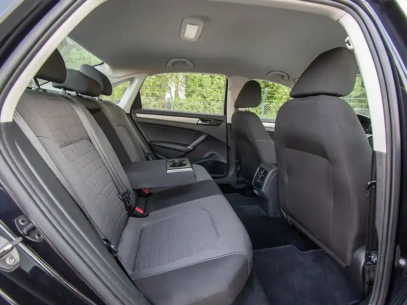 2020 Volkswagen PASSAT Trendline 2.5L 4 Cylinders Engine Black Grey